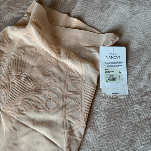 NWT Nancy Gang Tammy tighten - size S - Picture 4 of 4